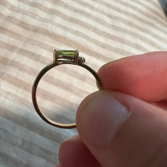 Lee Fiori 14k Solid Yellow Gold Peridot Ring - Picture 3 of 3